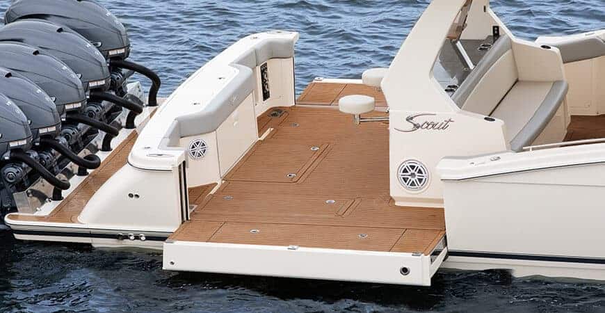 SCOUT 670 LXS - Dual Hydraulic Beach Platform