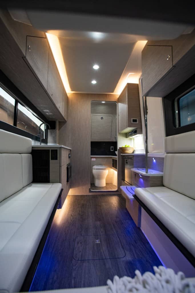 SCOUT 425 LXF Interior